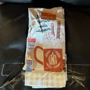 Fall set of two kitchen towels NWT